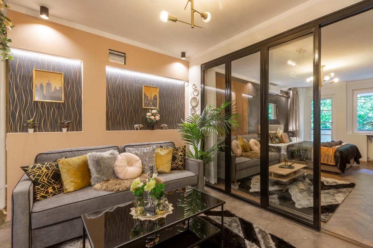 Stylish Quentin Apartment In The King Street Budapest Esterno foto