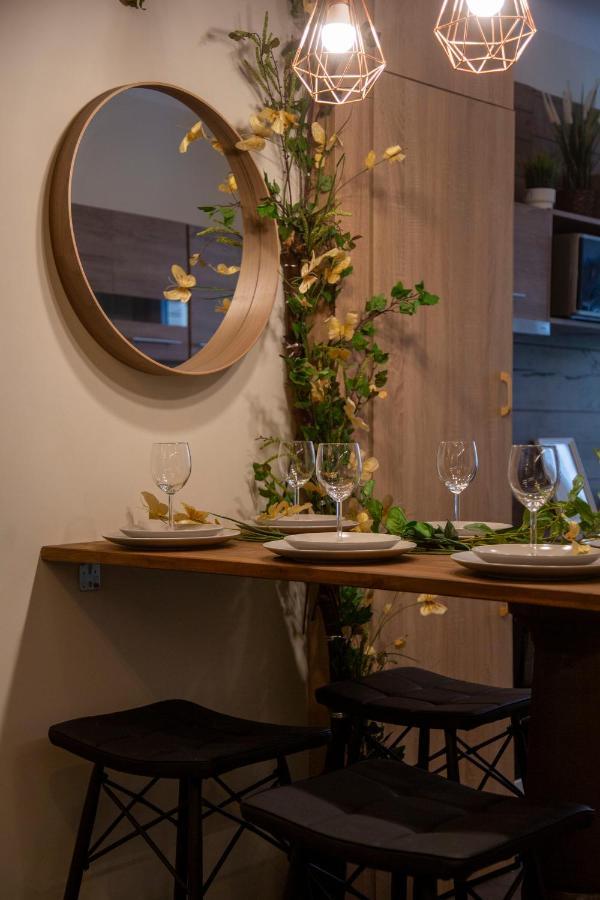 Stylish Quentin Apartment In The King Street Budapest Esterno foto