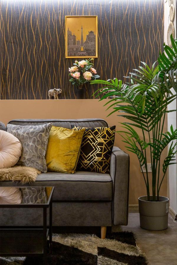 Stylish Quentin Apartment In The King Street Budapest Esterno foto