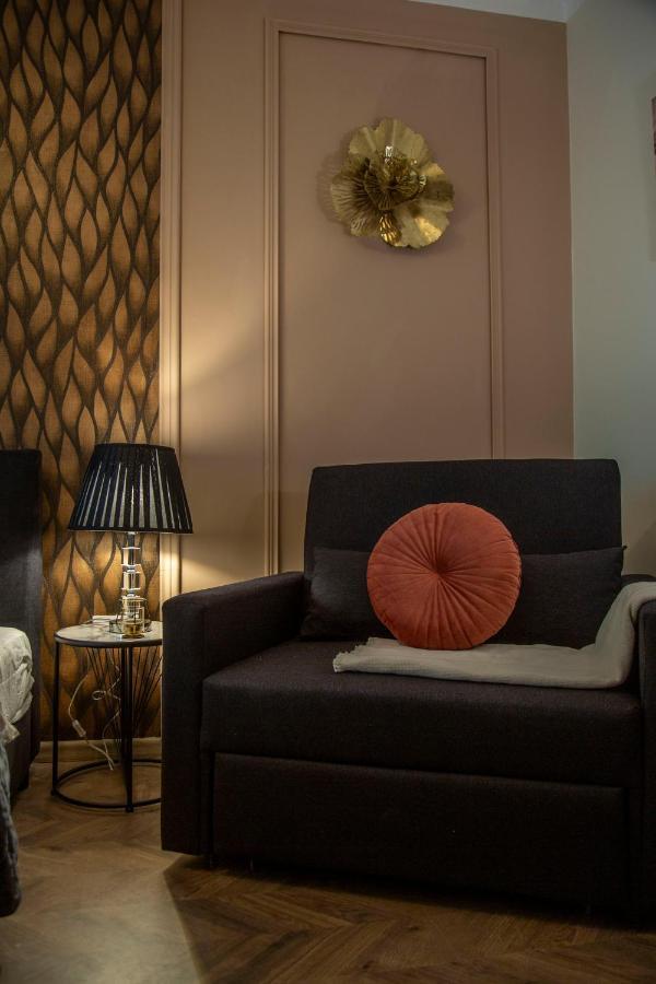 Stylish Quentin Apartment In The King Street Budapest Esterno foto