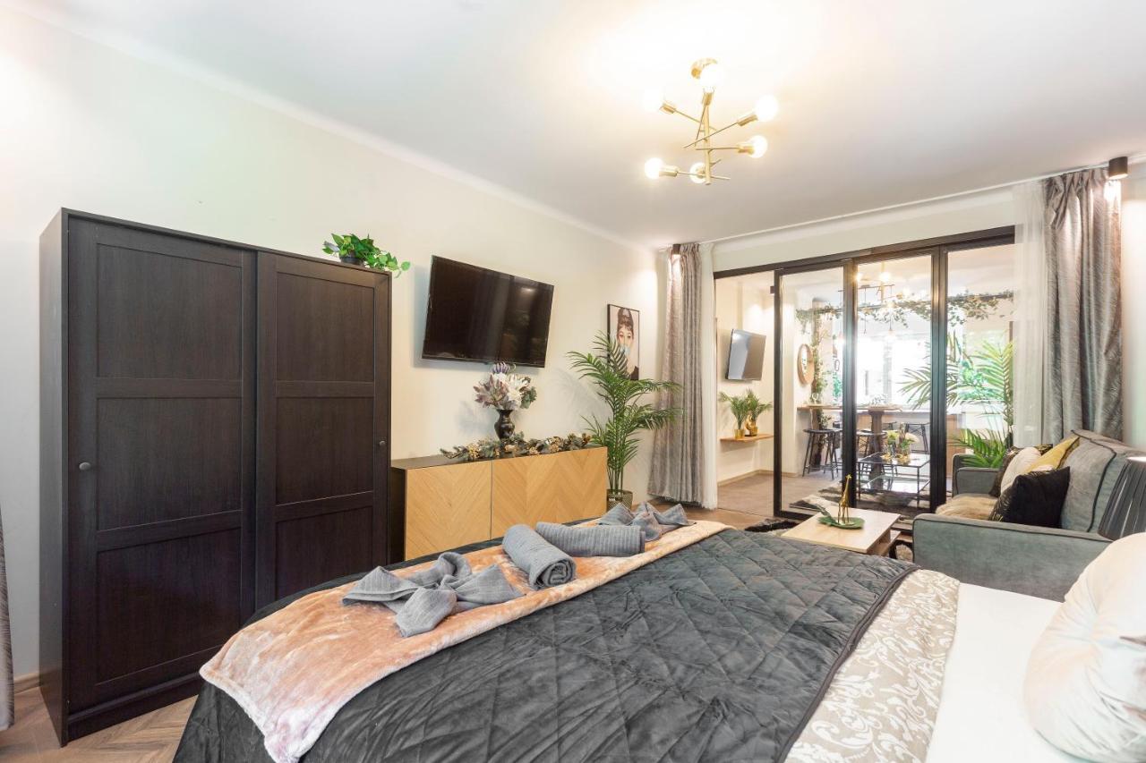 Stylish Quentin Apartment In The King Street Budapest Esterno foto
